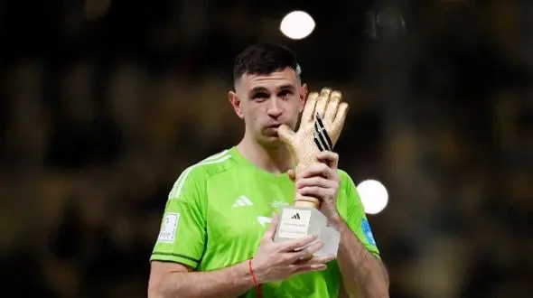 عربستانی ها به دنبال جذب بهترین دروازه بان دنیا!