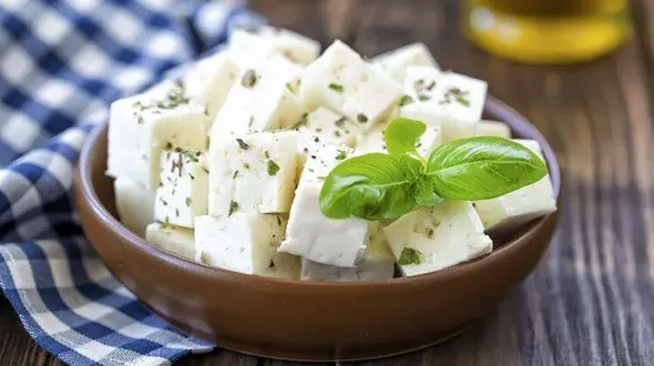 ببینید / طرز تهیه پنیر خانگی + فیلم 