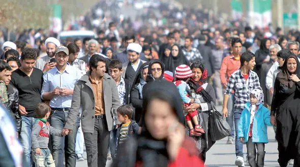 جوان ایرانی حق ندارد موبایل و خودروی باکیفیت داشته باشد؟ / چرا مردم باید تاوان کسری بودجه را بدهند؟