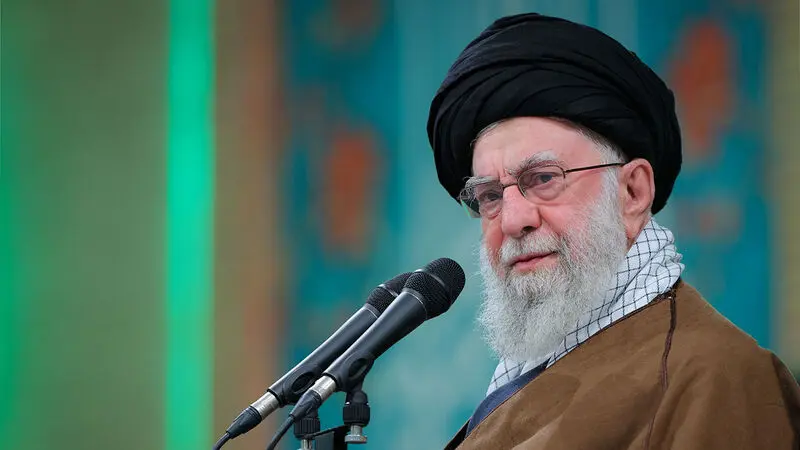 مراسم سه ساعته جشن میلاد حضرت زهرا سلام‌الله‌علیها در حسینیه امام خمینی(ره) با حضور رهبر انقلاب