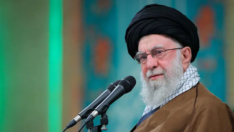 مراسم سه ساعته جشن میلاد حضرت زهرا سلام‌الله‌علیها در حسینیه امام خمینی(ره) با حضور رهبر انقلاب