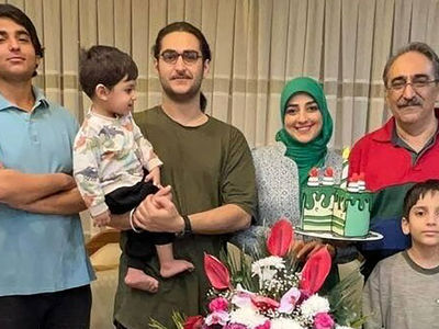 فیلم / علی پسرناتنی ستاره سادات قطبی: ستاره جونم ،الان  21 سالمه .. اگه  کم بهت میگم دوستت دارم و کم بغلت میکنم چون دیگه خجالت میکشم /  تو خیلی  ... ! 