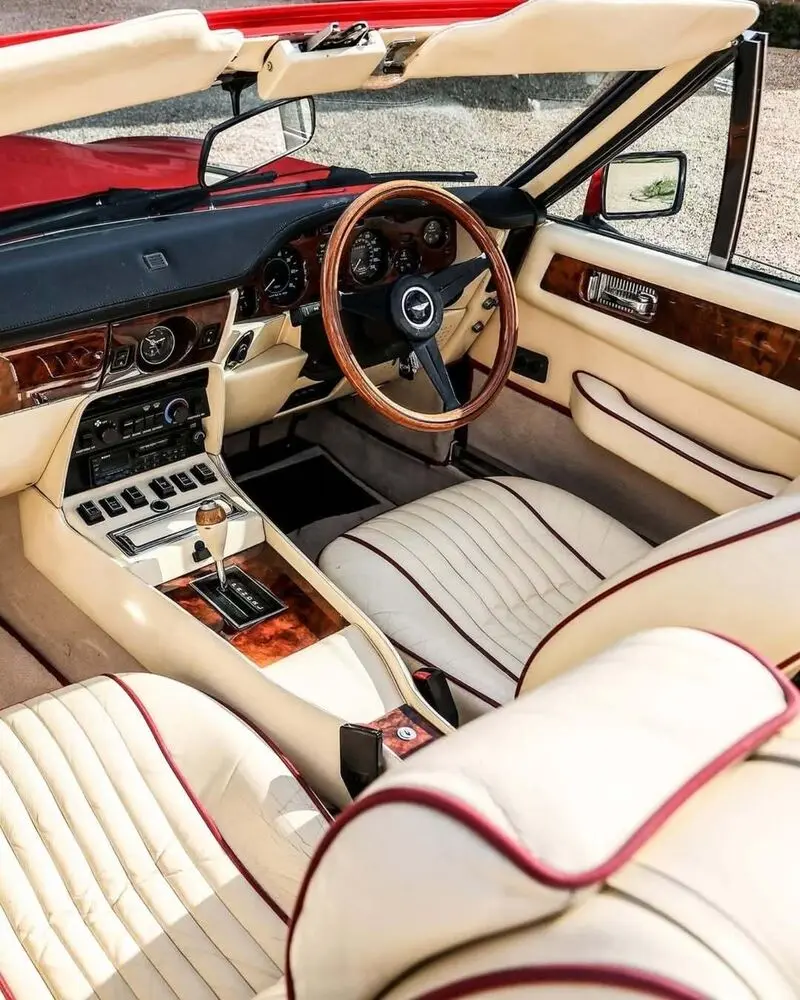 آستون مارتین V8 Vantage Volante، یک کلاسیک تمام‌عیار