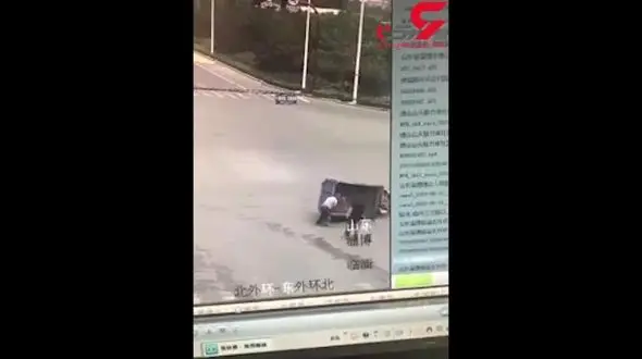 3 چرخه باری از دست صاحبش فرار کرد+فیلم