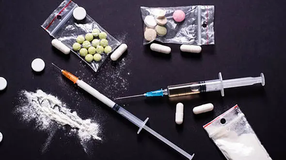 رشوه 200 میلیونی زن جوان به پلیس مشهد! / او همراه دوست پسرش بود!