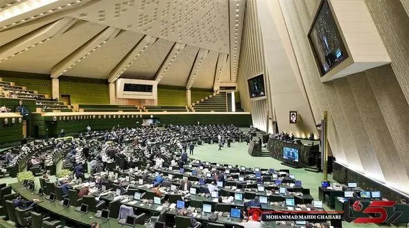استیضاح همتی و خانم فرزانه صادق نشان از ابتذال سیاسی مجلس است/ وزیر نیرو بیشترین نارضایتی را ایجاد کرده است