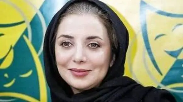 عکس / رویا میرعلمی : مادرم رفت/ رونمایی از اعلامیه ترحیم و میز عزای جگرسوز مادرخانم بازیگر با حضور بستگان، آشنایان و هنرمندان مزین به گل و شمع و قاب عکس مادر خانم بازیگر