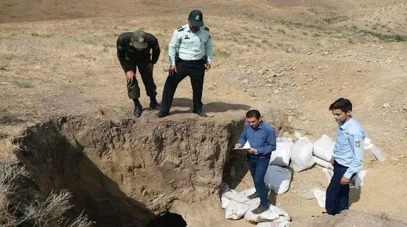 حفاران غیرمجاز در فامنین هنگام ارتکاب جرم دستگیر شدند 