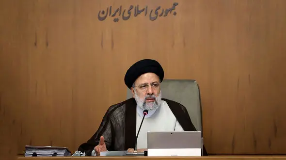 تسریع در احداث فازهای دوم و سوم نیروگاه اتمی بوشهر /متولیان سه قوه زمینه بهبود معیشت مردم فراهم کنند 