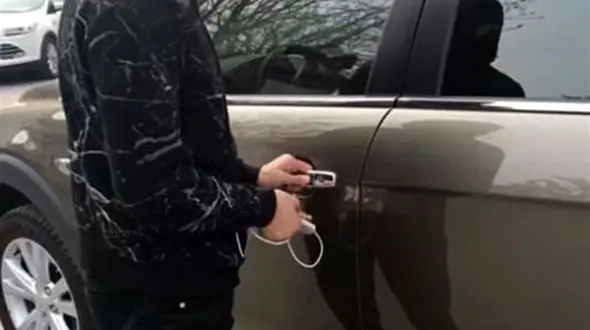 جزییات هک کردن  سوئیچ خودروتوسط دزدان+فیلم و عکس