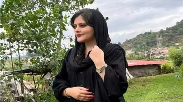 مادر مهسا امینی گریه همه را درآورد ! / این عکس ژینا توسط مادرش منتشر شد