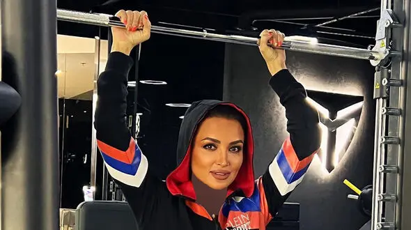 عکس باشگاهی روناک یونسی و سحر قریشی