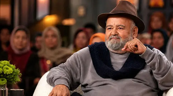 تصویر دیده نشده از اکبر عبدی و محمدرضا شجریان خواننده پرسپولیسی در چهارشنبه سوری
