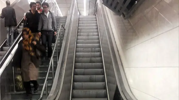 حادثه خونین در پله برقی مترو امام خمینی تهران + جزییات