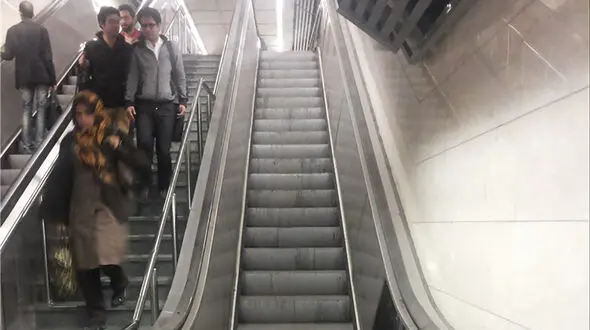 حادثه خونین در پله برقی مترو امام خمینی تهران + جزییات