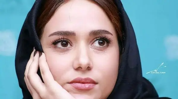 نگاهی به مدل مانتو های شیک و منحصربفرد پریناز ایزدیار با حفظ معیار حجاب اسلامی/ شیک در عین حال باحجاب+عکس