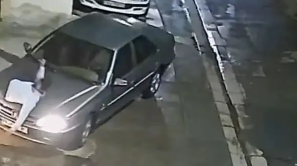 فیلم صحنه حمله به وکیل کرجی در محله شان ! + گفتگوی رکنا با صابر تاجدینی