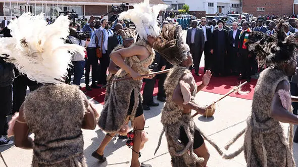 زیمبابوه کجاست؟ / ارتباط این کشور با سیاست ایران + فیلم و تصاویر