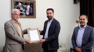اعطای حکم دبیری شهر جهانی صنایع دستی به شهردار اصفهان