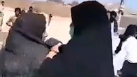 فیلم لحظه کتک خوردن  زن زاهدانی / تخریب سرپناه یک مادر و 7 فرزند