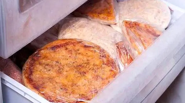 حقایق شوکه‌کننده درباره ذخیره نان در فریزر!