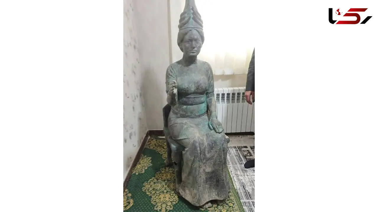 این مجسمه 2 هزار ساله از خانه یک تهرانی کشف شد / راز این مجسمه چیست و قانون چه می گوید؟ + عکس