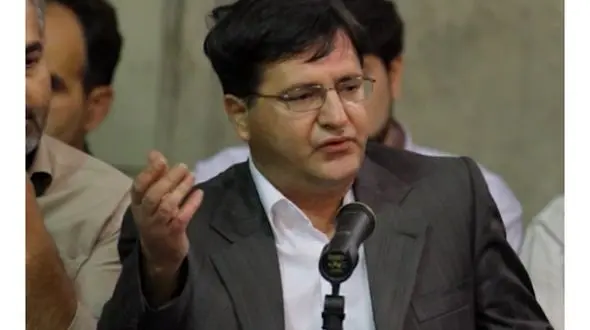 شاعر معروف دوباره زیر عمل جراحی رفت