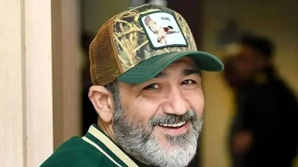 عکس خانوادگی مهران غفوریان با همسر و دخترش/ زیبایی در قاب دوربین با استایل های جذاب و ست!