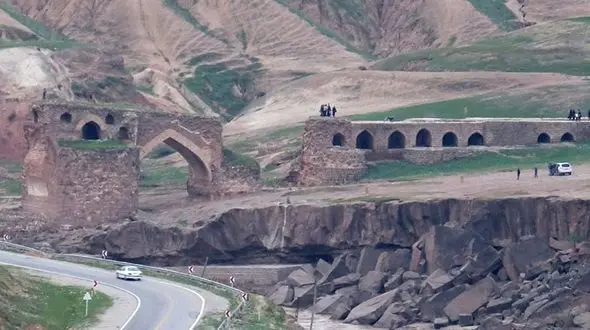 آرامشی خاموش در مرز سنگ و سکوت