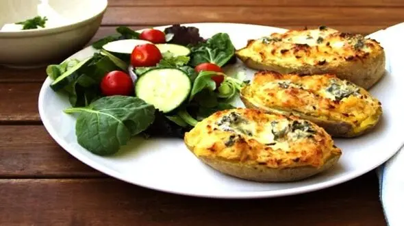 طرز تهیه سیب زمینی تنوری با تکه های مرغ