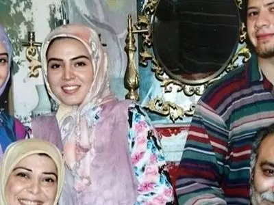 عکسی از خانه ابدی نادیا دلدار گلچین، طلای سریال سه در چهار و پدرش که سنگ قبرشان مشترک است/ روحش شاد و یادش گرامی