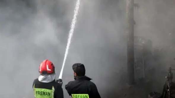 مهار حریق سنگین در خیابان سعدی گناباد