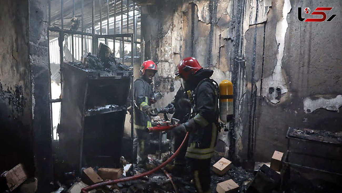 4 عکس از آتش سوزی هولناک در انبار کفش مشهد / خانه های اطراف سوخت