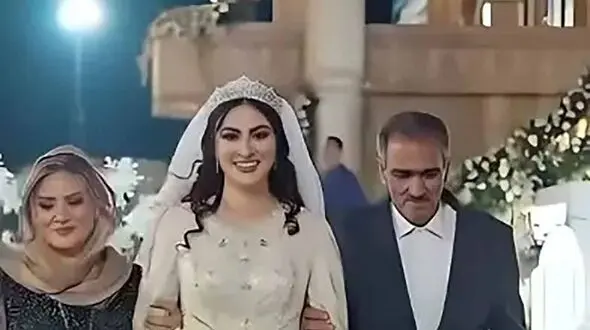 فیلم / سکانس برتر استقبال بازیگران زمان ورود مریم مومن عروس خانم با اسب در سریال بانوی عمارت