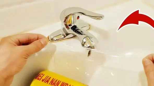 چطور با سلفون، شیرآلات را مثل روز اول برق بیندازیم؟ / فیلم