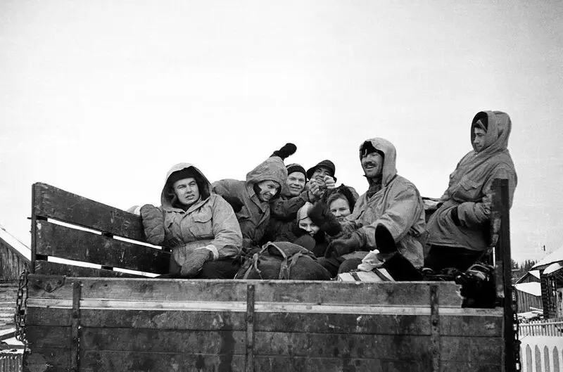 ایگور دیتلوف، زینا، لیودمیلا و دیگر اعضا