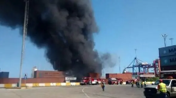 
مخالفان دولت ونزوئلا انبار مواد غذایی را به آتش کشیدند
