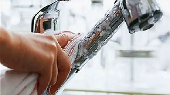 با چند ترفند خانگی شیرآلات منزل تان را مانند روز اول برق بیاندازید.