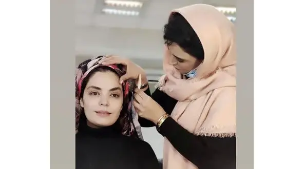 خانم بازیگر در حال گریم کار جدیدش + عکس 