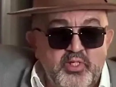 فیلم/ احمد ایراندوست: تو زندان که بودم نعیمه نظام دوست برام قلیون آورد.../ چون میدونست به قلیون عادت دارم...!