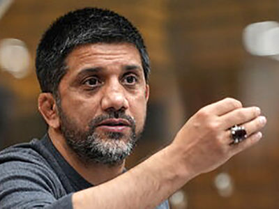 فیلم / علیرضا دبیر: فیلم نماز خوندن من که منتشر شد ... کلی فحش خوردم ... هرجا میرفتم حتی بقالی بهم میگفتن ریاکار ...دنبال پست بالاتری اما...