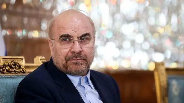 عکس سفر در تاریخ / « اخم های قالیباف در لباس سپاه در کنار هاشمی رفسنجانی» /  دهه 70