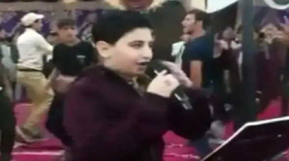 فیلم آواز شاد / پسر صداش هدیه خدا هستش  به دنیای هنر ! /  مجلس عروسی رو انگشتش میچرخه ملت میرقصنا !