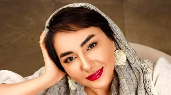 فیلم / هانیه بازیگر زخم کاری:  17 سالم بود دلم شوهر میخواست ... حسرت ازدواج داشتم ...الان تنهام ازدواج اصلا اما شاید یهویی ... / زیاد با کسی صمیمی نیستم ...