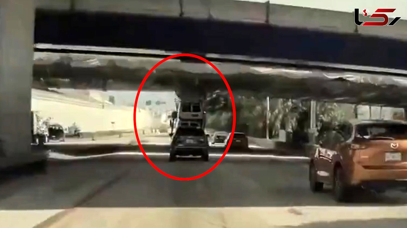 فیلم عجیب از تصادف شدید خودروحامل وانت با پل درحال ساخت