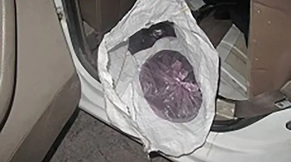 2 مسافر اتوبوس مسافربری محموله ممنوعه داشتند / جاسازی ماهرانه مواد در بدن