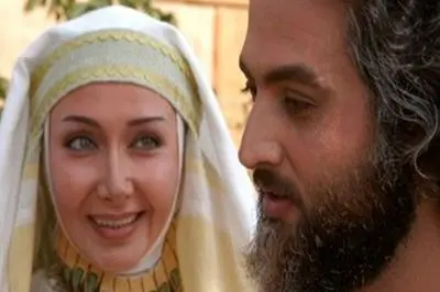 فیلم / دوبلۀ «پاکستانی» سریال یوسف پیامبر /  صحبت‌های زلیخا در فراق یوسف شنیدنیه ...