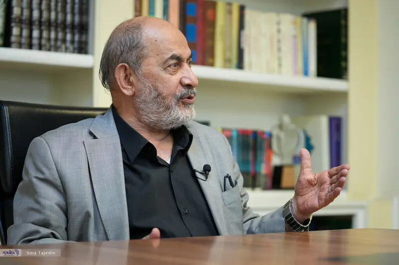 رفیقدوست: امام من را صدا کرد و گفت بمب اتم نباید بسازید/ تنگه هرمز آبراه بین‌المللی نیست/ جنگنده هم ساخته‌ایم و در حال تکثیرش هستیم
