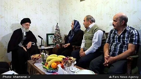 مادر شهید مسیحی: رهبر انقلاب به خانه‌مان آمدند، محبت‌مان به دل همه افتاد