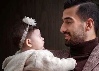 نگاهی به کیک تولد رنگین کمانی دختر احسان حاج صفی روی شِن های کنار دریا +عکس/ مبارکا باشه
